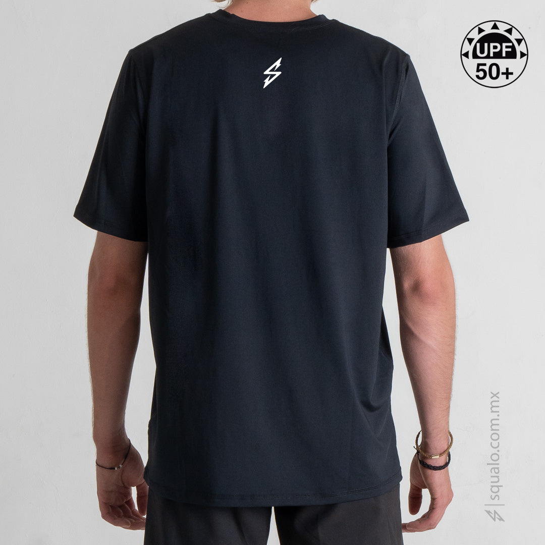 PLAYERA RASHGUARD CORTE AMPLIO MANGA LARGA TEXT 2 NEGRO