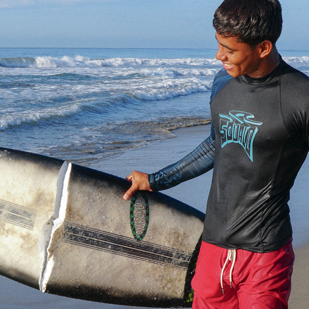 Playera Rashguard Corte Ajustado Loz Negro