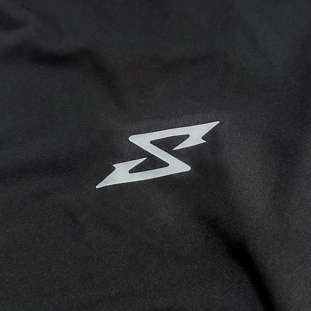 Playera Rashguard Manga Larga Con Gorro Corte Amplio Flox I Negro